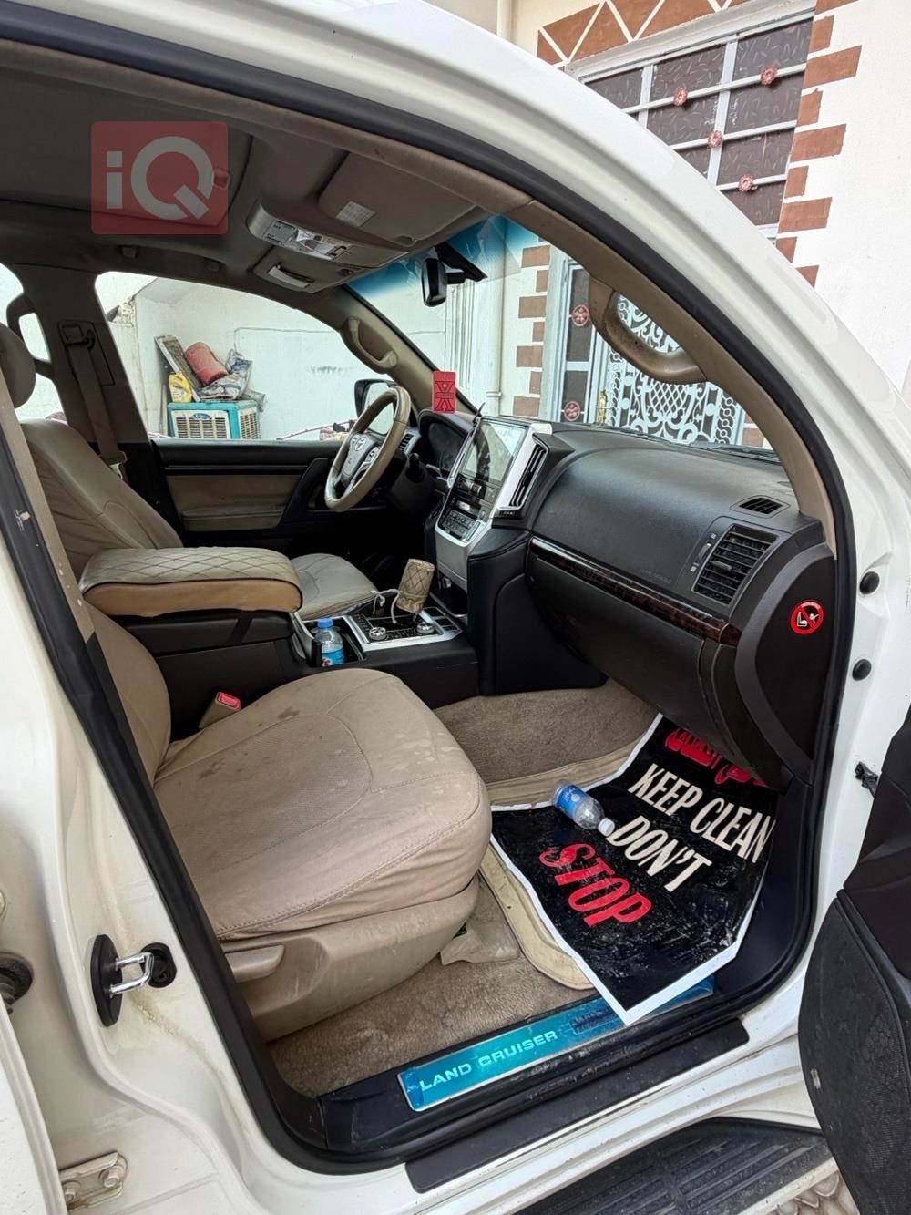 تويوتا لاندكروزر